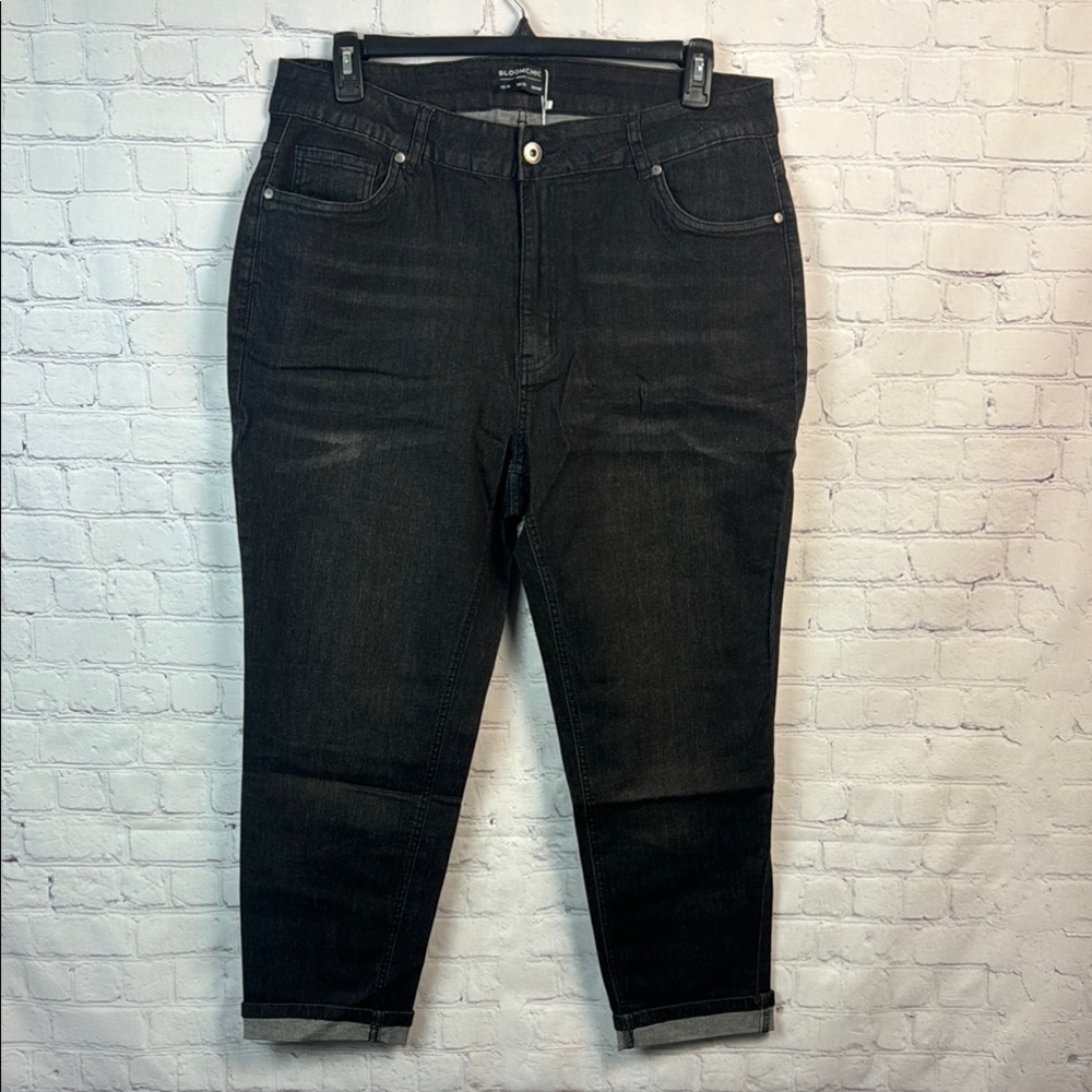 BloomChic Black Skinny Jeans - Picture 2 of 7
